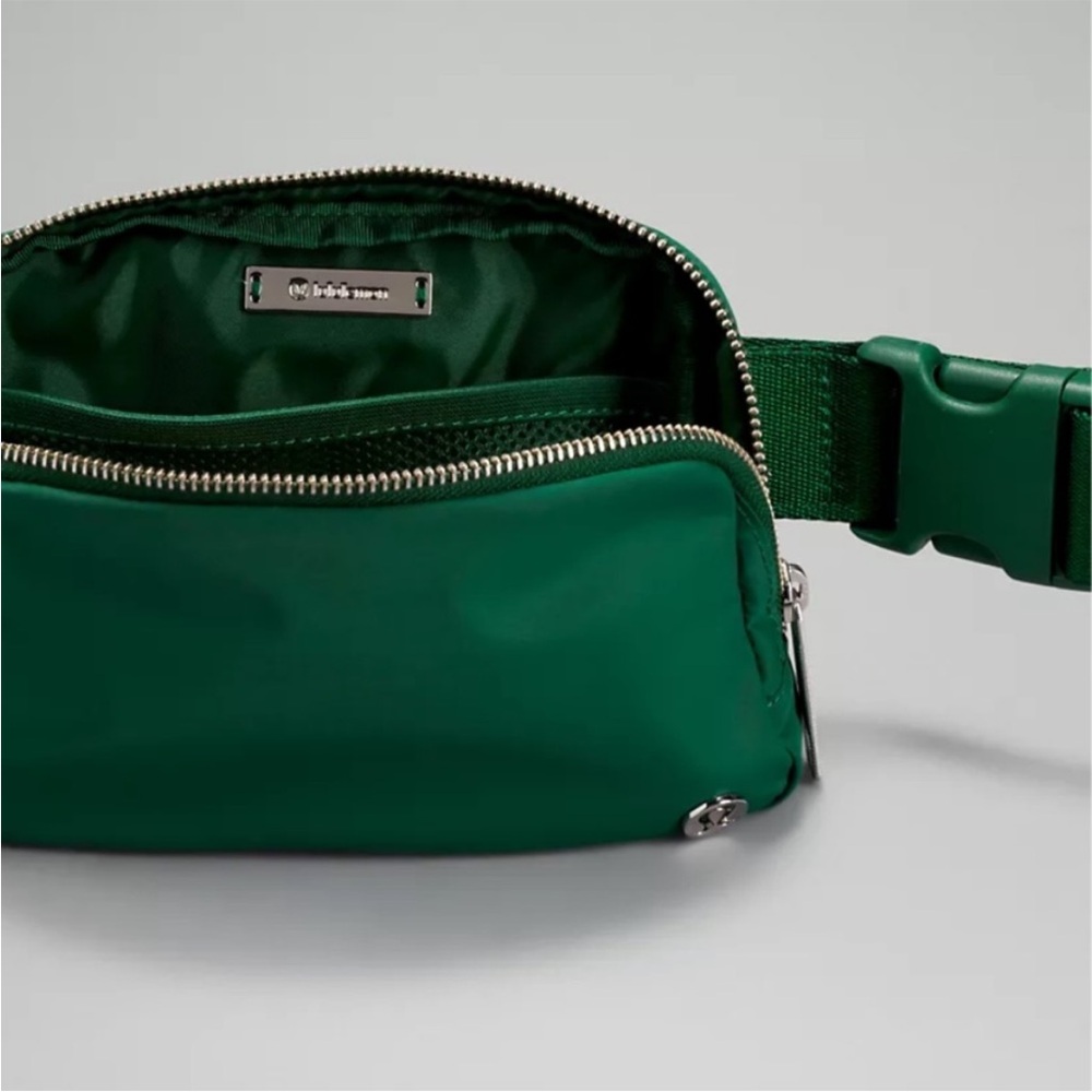 NWT Lululemon athletica 1L Everywhere Belt Bag (First Release) - Picture 3 of 8
